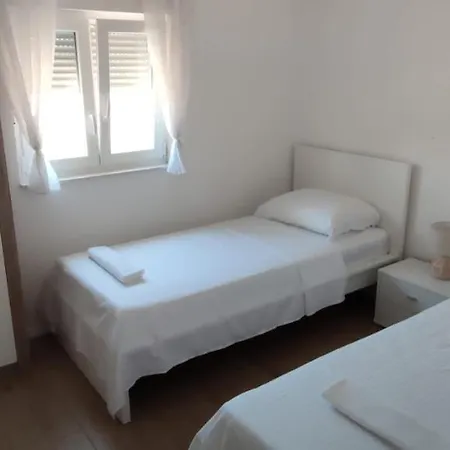 Alen Apartment *